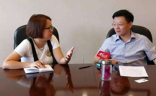 中国互联网金融协会会长李东荣表示：推进金融业数字化转型 服务经济高质量